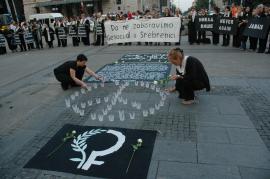 Foto Frauen in Schwarz Srebrenica